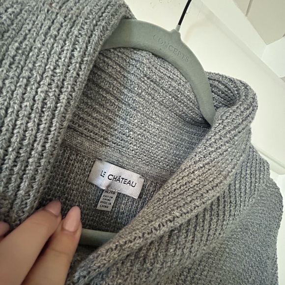 Men’s XL Le Chateau Sweater - Picture 2 of 3